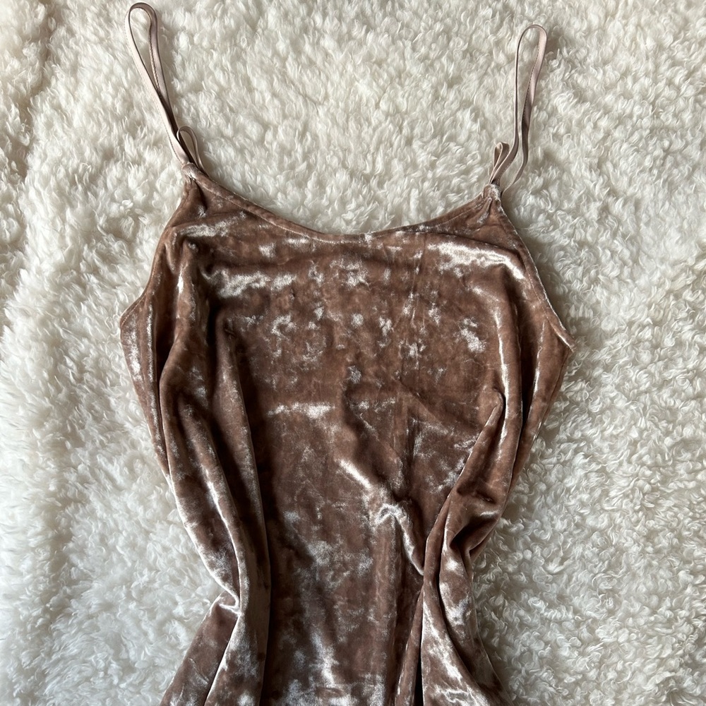 Gap Body velvet pink slip